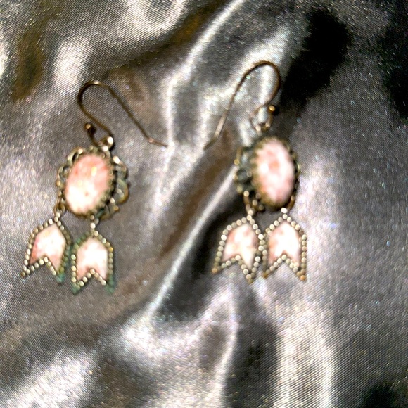Earrings - Picture 1 of 2